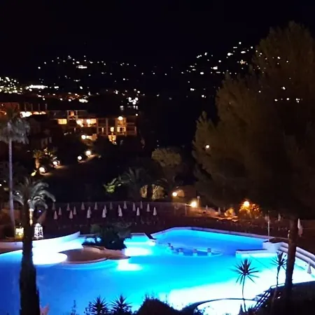 Studio Cabine Vue Mer 4/5 Personnes Cap Esterel Pierre Et Vacance Saint-Raphael (Var)